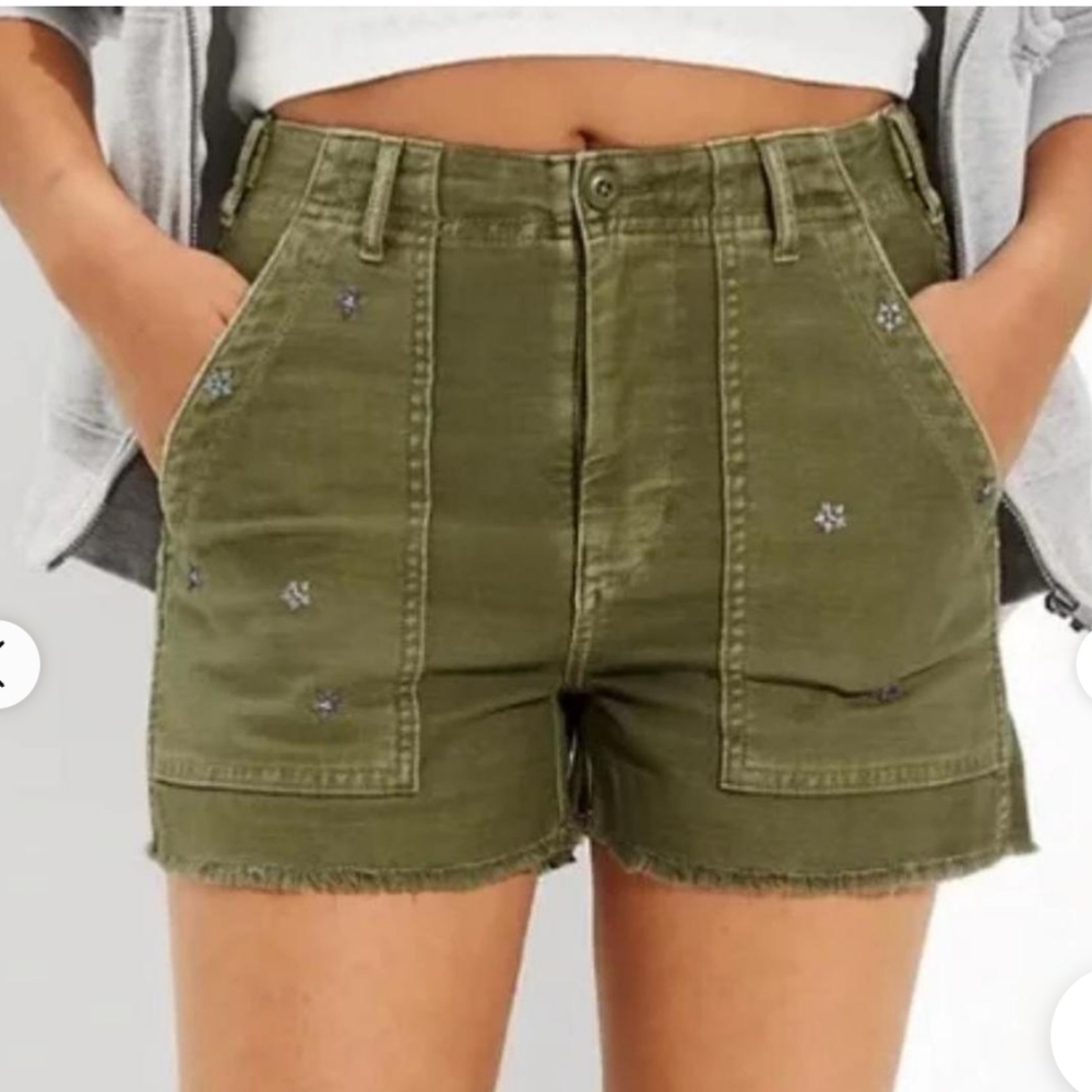 American Eagle Army Green Flower Embroidered 90s Boyfriend Stretch Cutoff Shorts
